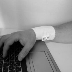 Еластичен бандаж за гривнена става - Гривненка